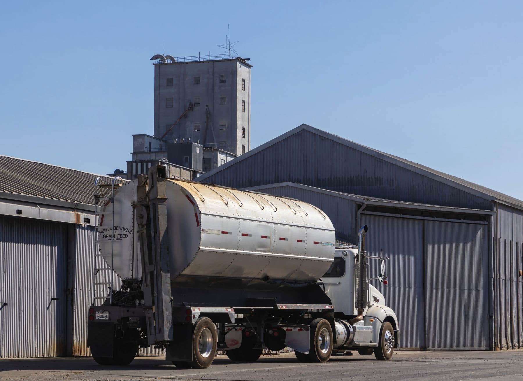 Semi trailer backed into a warehouse dock